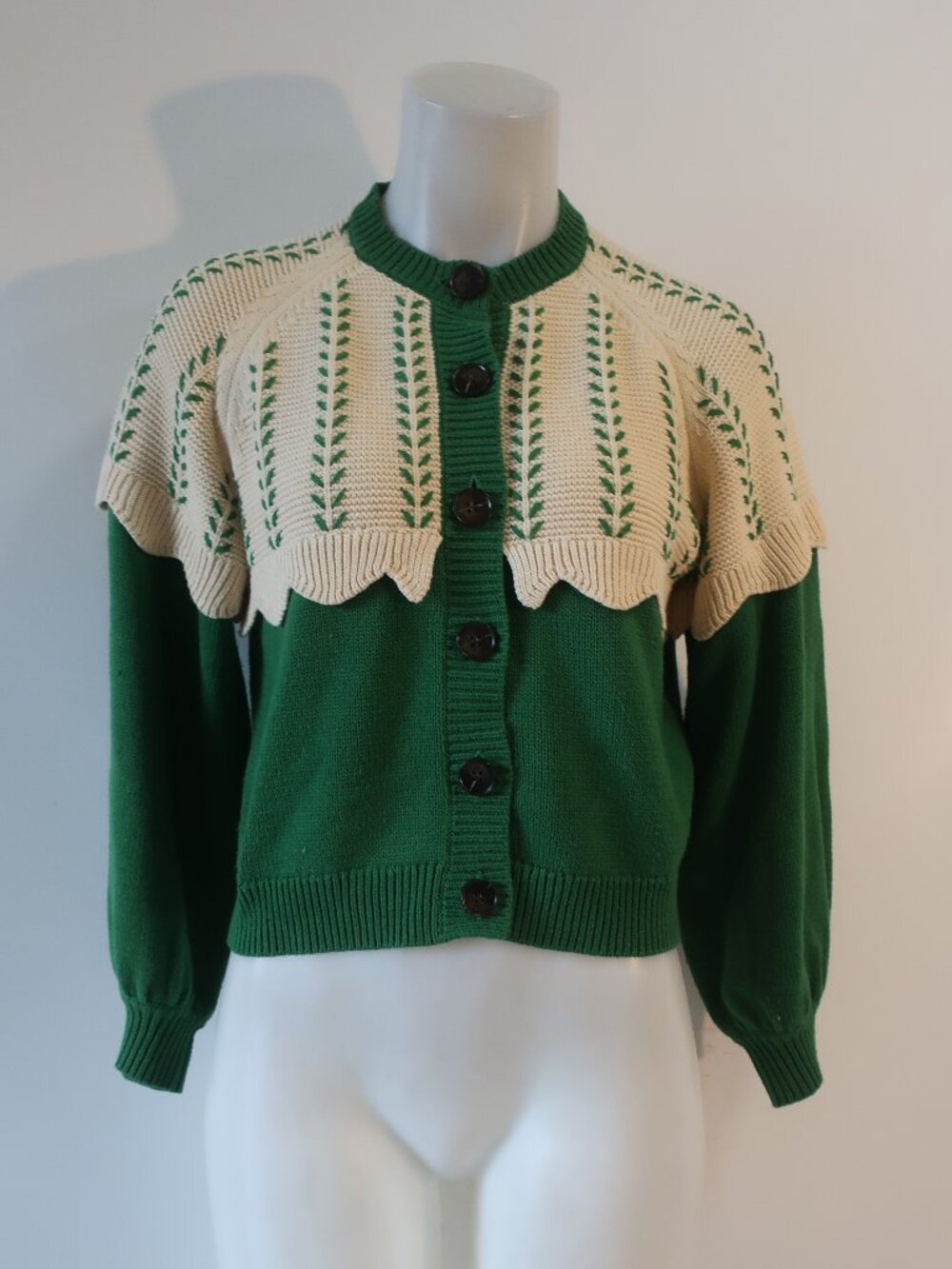 Women The Great Green Cream (Item-211) Crew Scallop Sophomore Cardigan Sweater 0